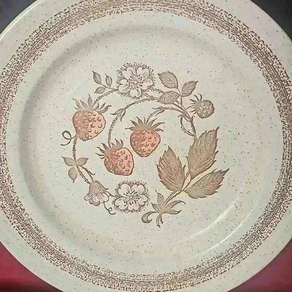 Homespun Stonecast By Churchill Saffordshire England-Strawberry Lot of 2 - Picture 1 of 7